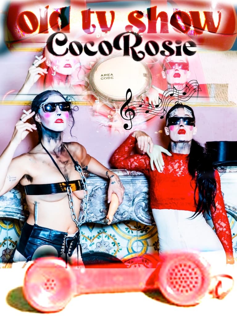 Cocorosie, ensemble à Biarritz
