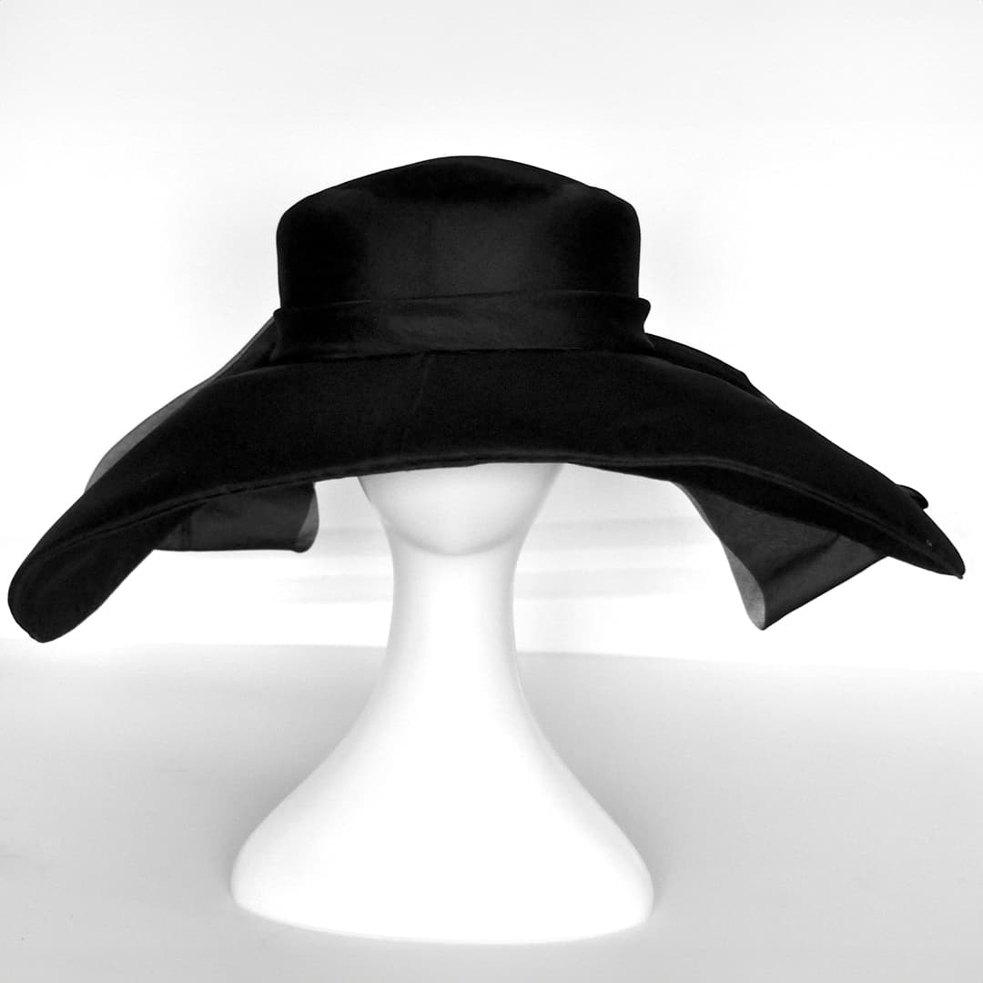 Balenciaga le magnifique,  en mode basque